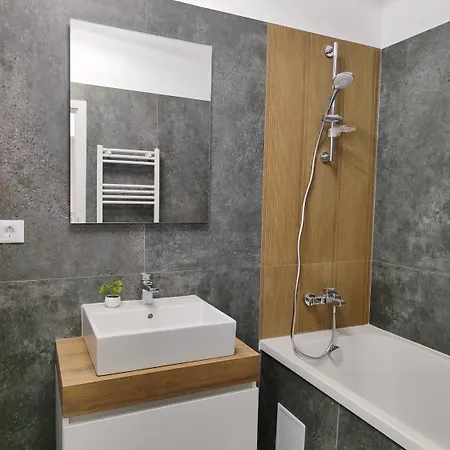 Nest-mountain View With Balcony And Free Parking Apartment