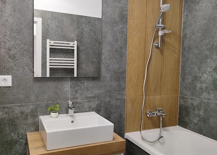 Nest-mountain View With Balcony And Free Parking Apartment